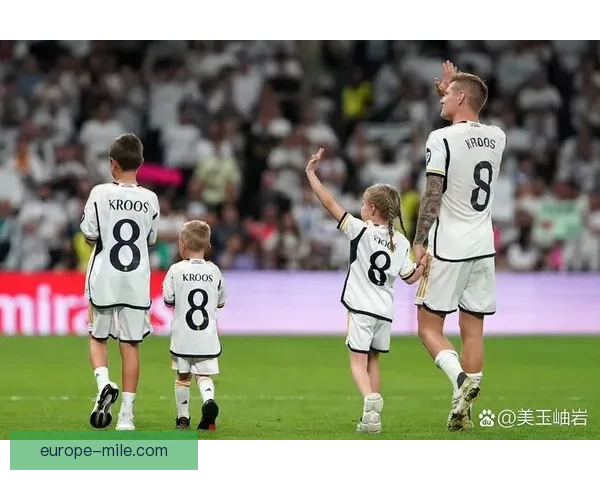 克罗斯晒马德里郊外骑行照状态轻松皇马中场用脚踏丈量春日训练路